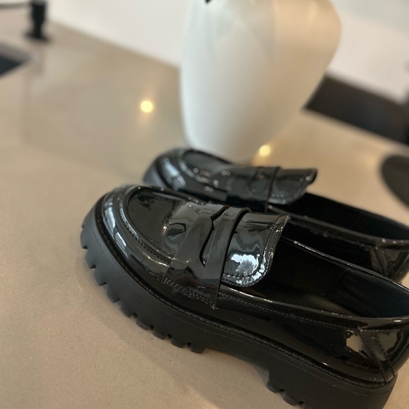 Patent Vegan Leather Loafer - Chunky Heal - Picture 5 of 5